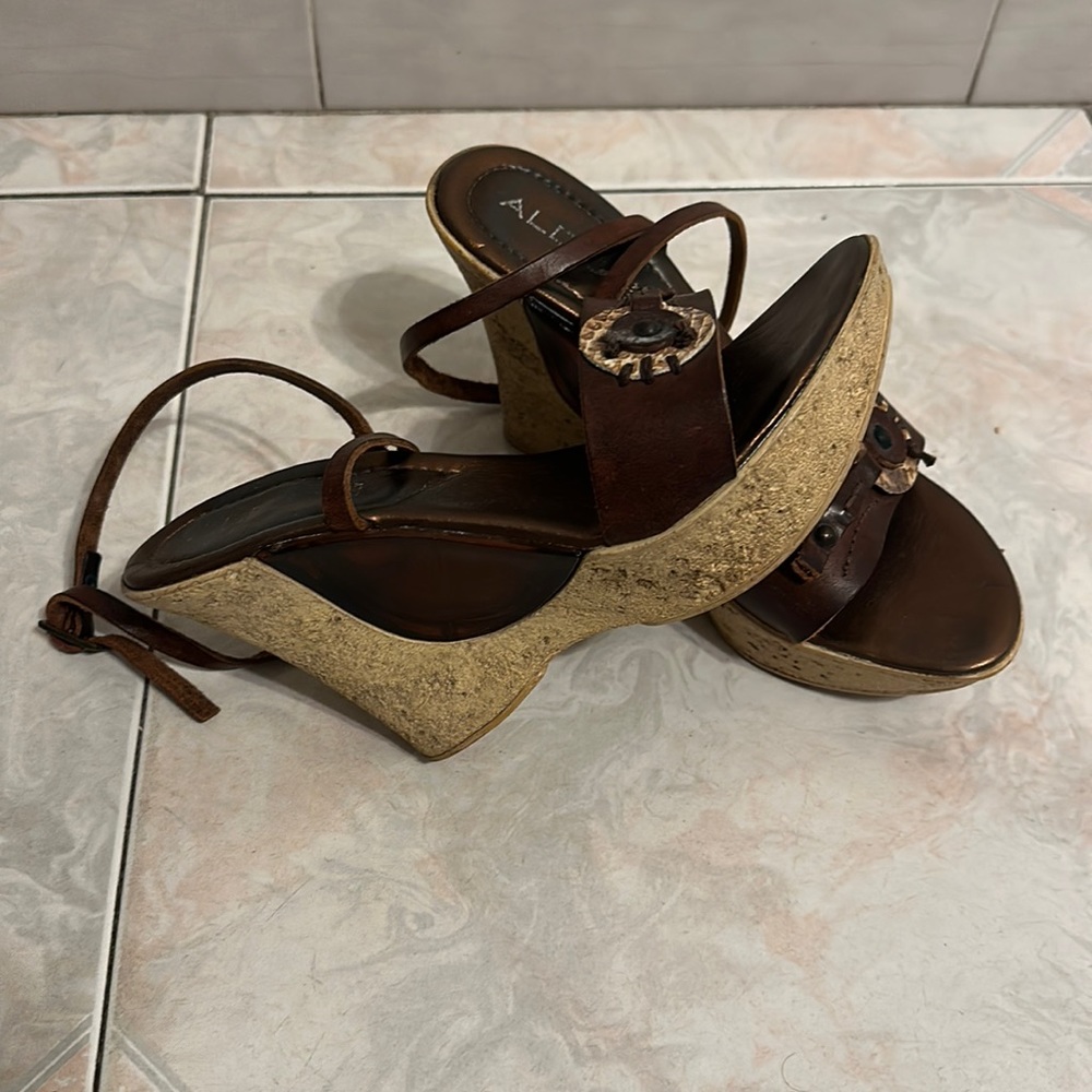 Aldo Wedges